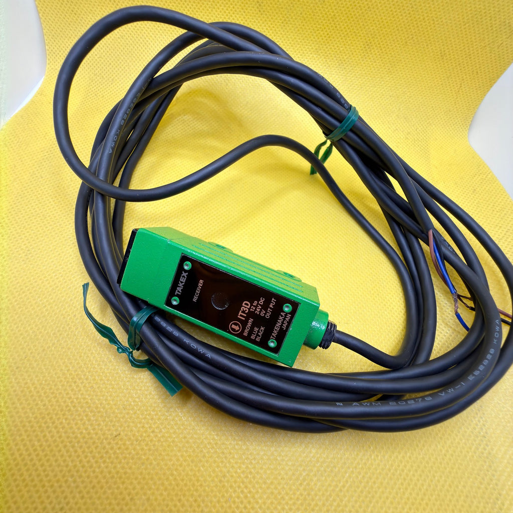 Takex IT3D Photo Electric Switch Sensor FA107M Industrial Unit