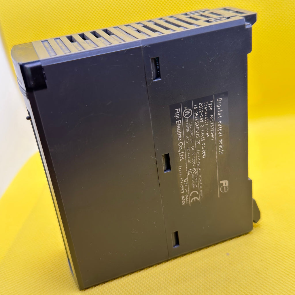 Fuji Electric NP1Y32T09P1 Digital Input Module Lot of 3