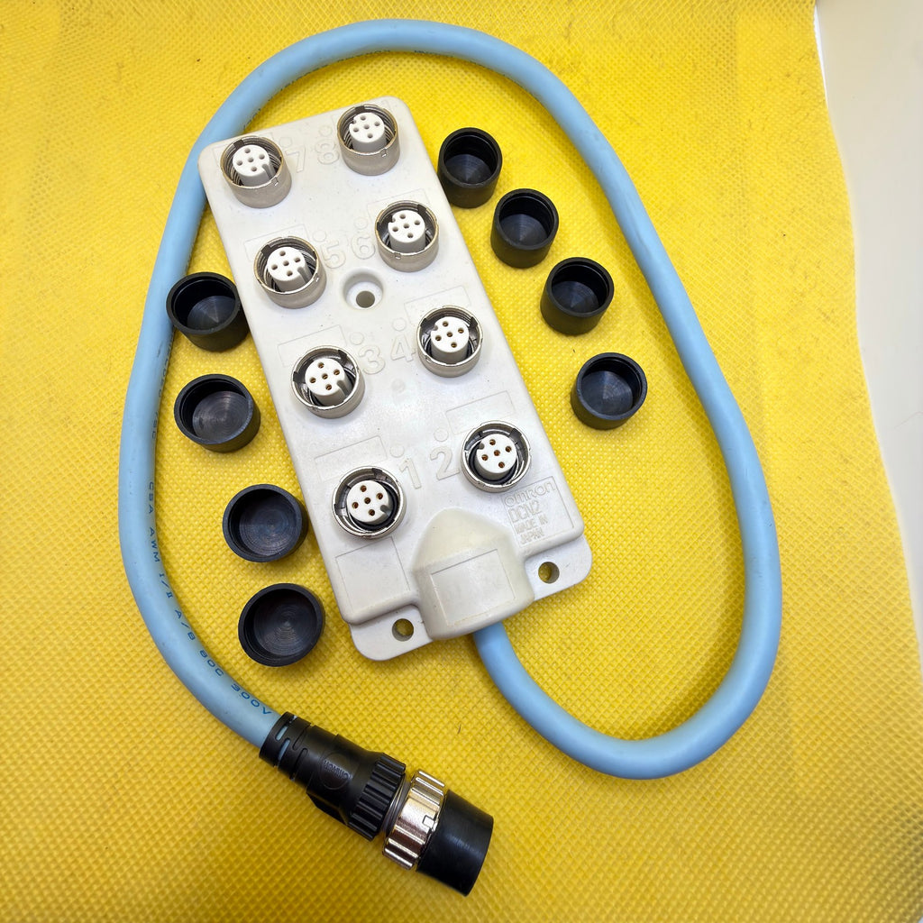 Omron DCN-2 8-Port Connector Block for Industrial Automation