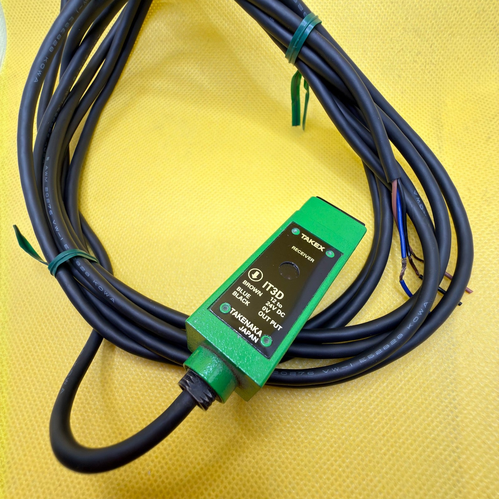 Takex IT3D Photo Electric Switch Sensor FA107M Industrial Unit