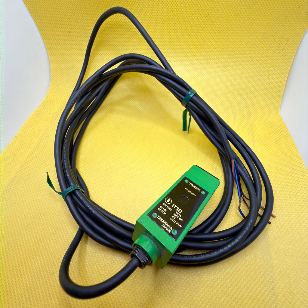 Takex IT3D Photo Electric Switch Sensor FA107M Industrial Unit