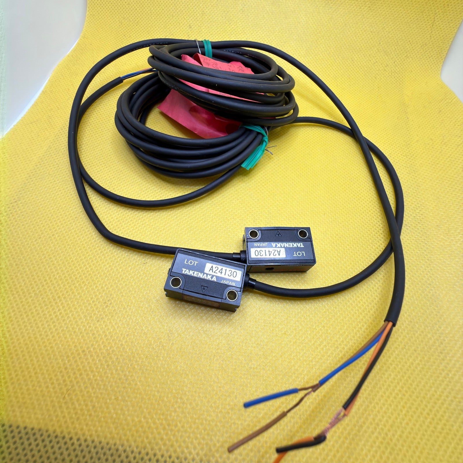 Takex GSM2RXN Industrial Photoelectric Sensor Lot of 2