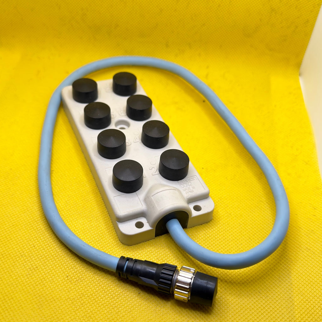 Omron DCN-2 8-Port Connector Block for Industrial Automation