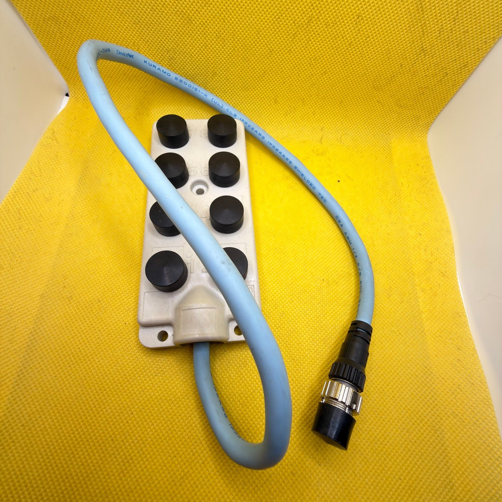 Omron DCN-2 8-Port Connector Block for Industrial Automation