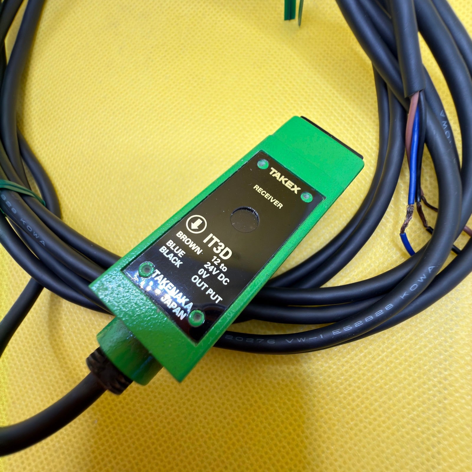Takex IT3D Photo Electric Switch Sensor FA107M Industrial Unit