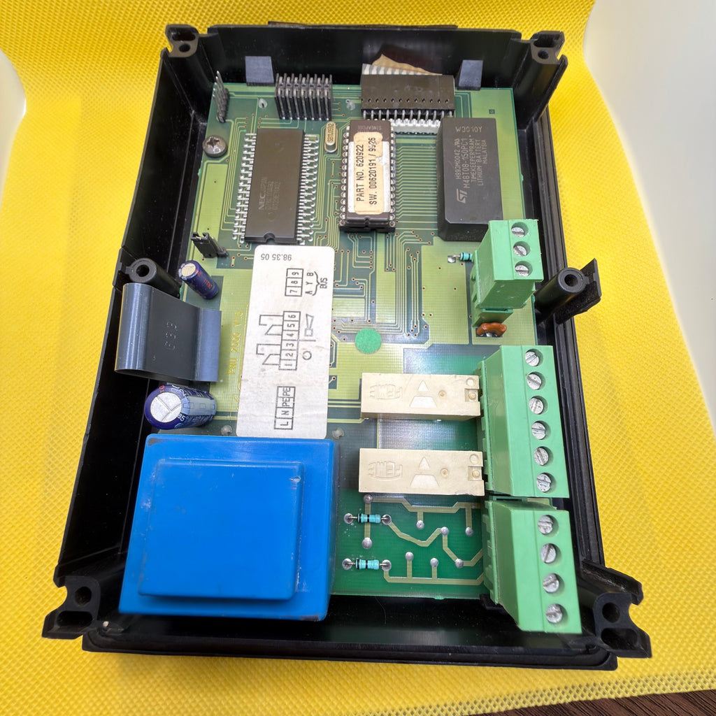 Grundfos PMU 2000 Pump Control Panel