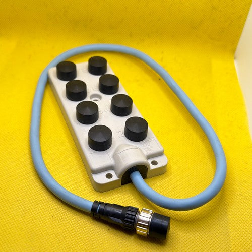 Omron DCN-2 8-Port Connector Block for Industrial Automation