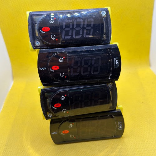 Carel PZHIS00000K Temperature Controller Industrial Lot of 4 Used